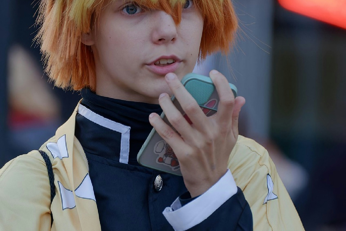 Gli specialisti lanciano l’allerta: smartphone vietati prima dei 13 anni per proteggere i ragazzi